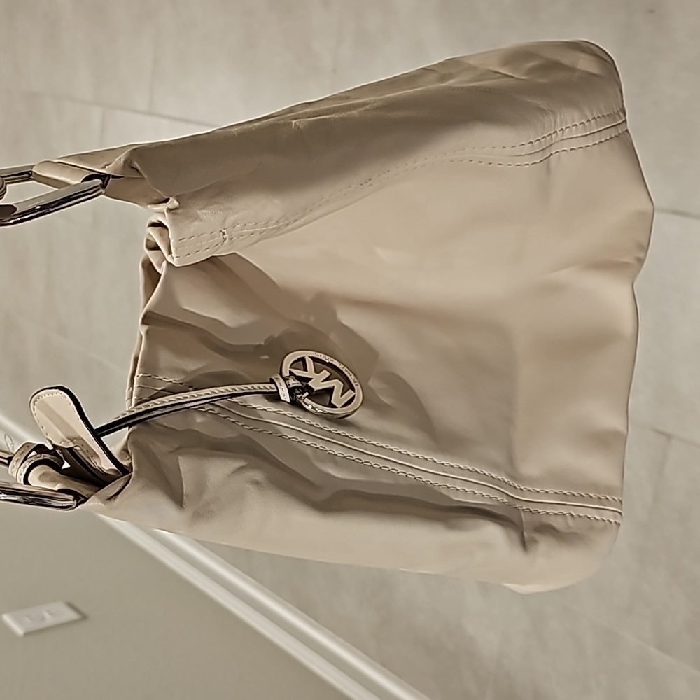 EUC Michael Kors Cream Handbag with Shoulder strap